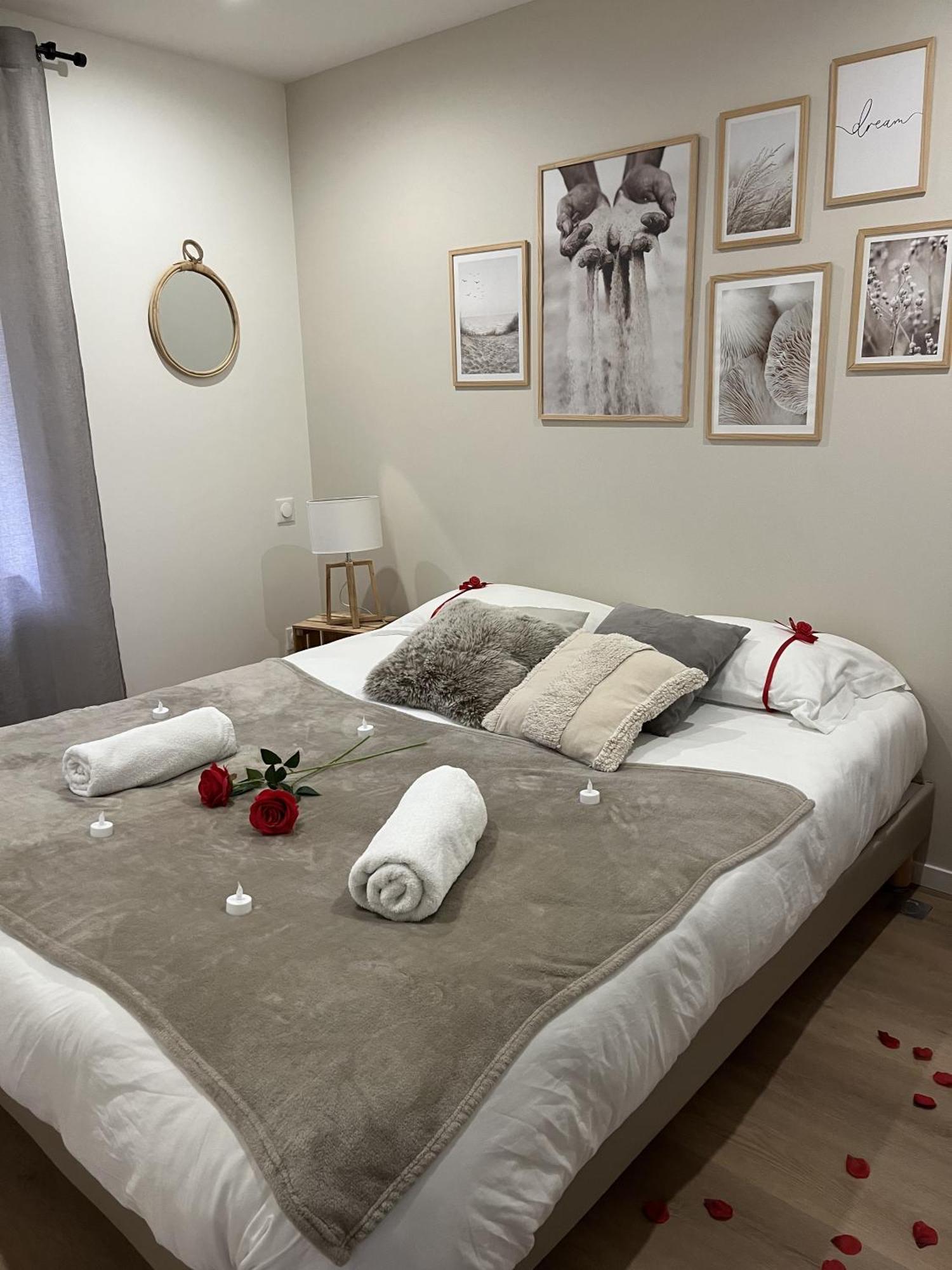 Sejour Detente - Appart'Hotel N 1 Avec Jaccuzi, Piscine Et Petit-Dejeuner Chouzelot Dış mekan fotoğraf
