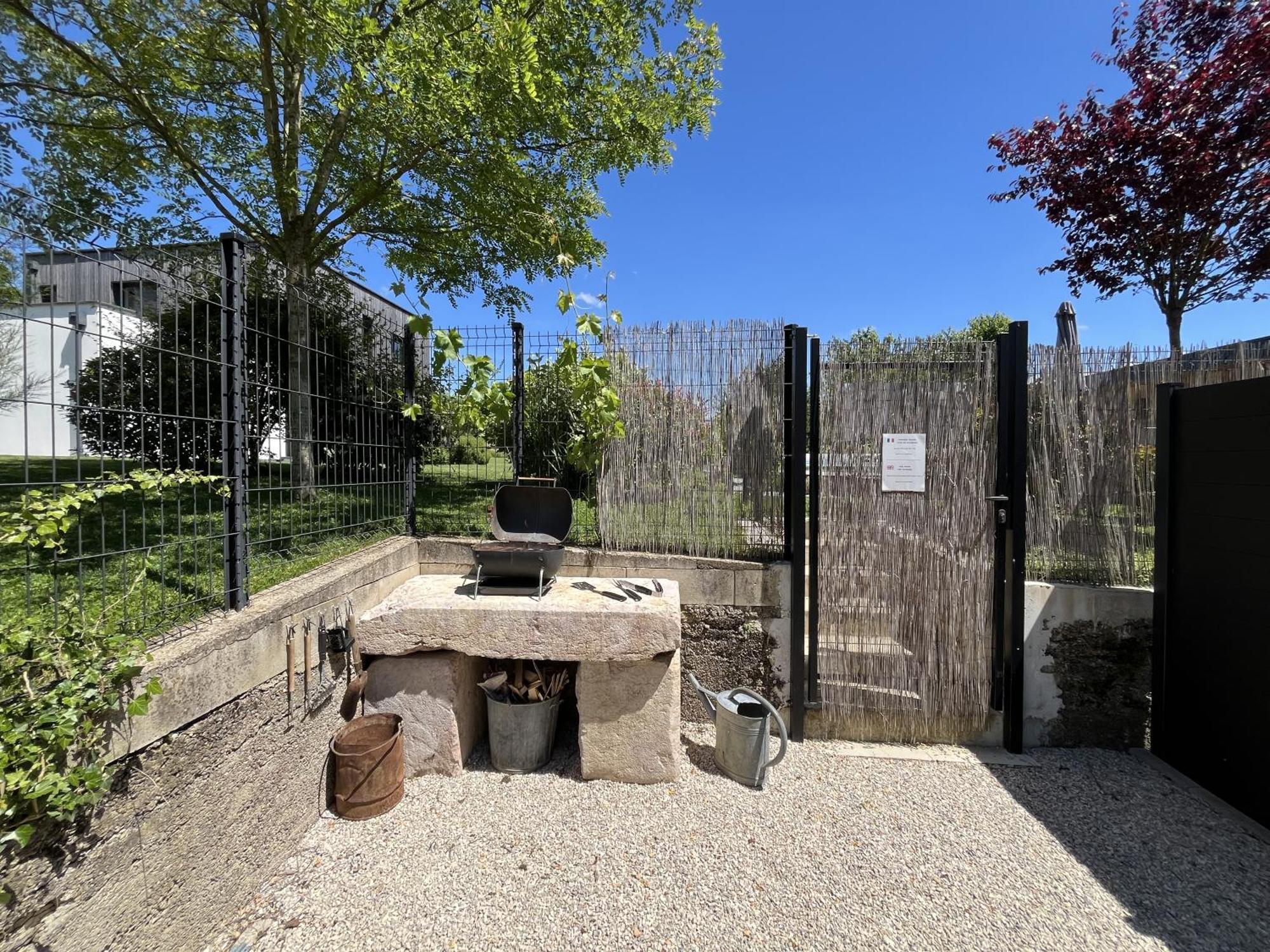 Sejour Detente - Appart'Hotel N 1 Avec Jaccuzi, Piscine Et Petit-Dejeuner Chouzelot Dış mekan fotoğraf